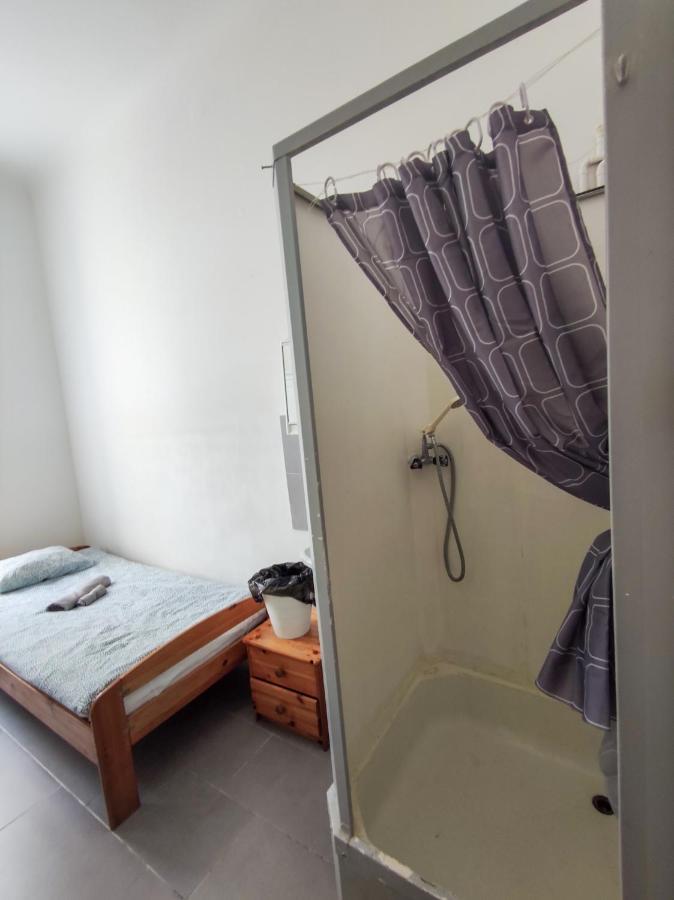 Room With Privat Shower In 3 Rooms Apartment เวียนนา ภายนอก รูปภาพ